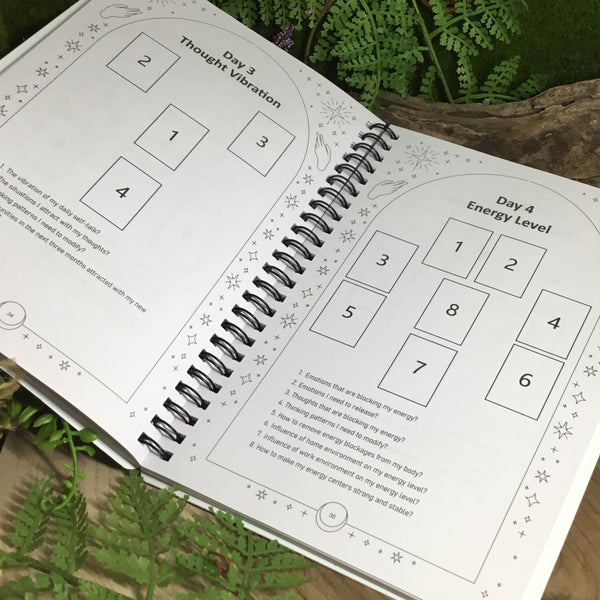 33 Days of tarot challenge, journal, learning and self discovery workbook