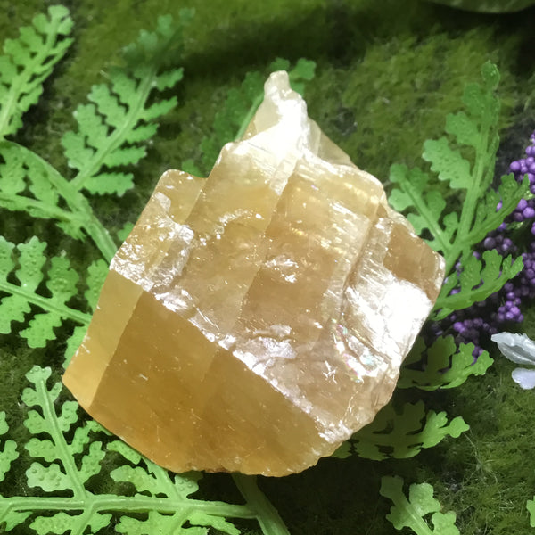 UNEARTHED TREASURE RAW HONEY CALCITE