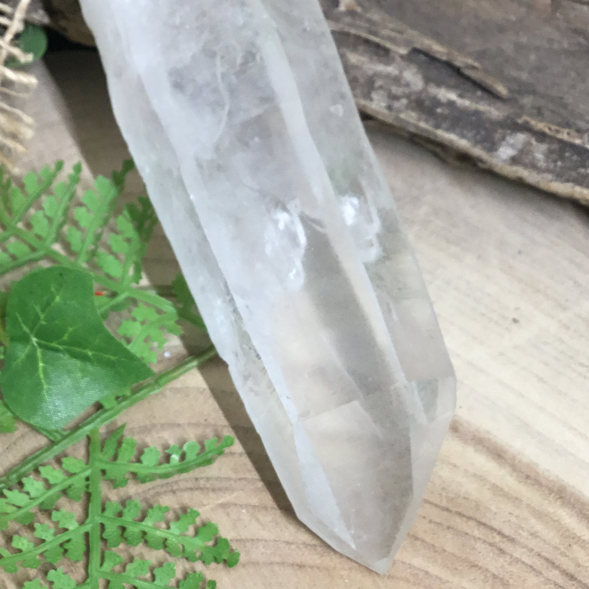 Lazer Quartz large high vibrational energy. Advanced Light-worker Tool