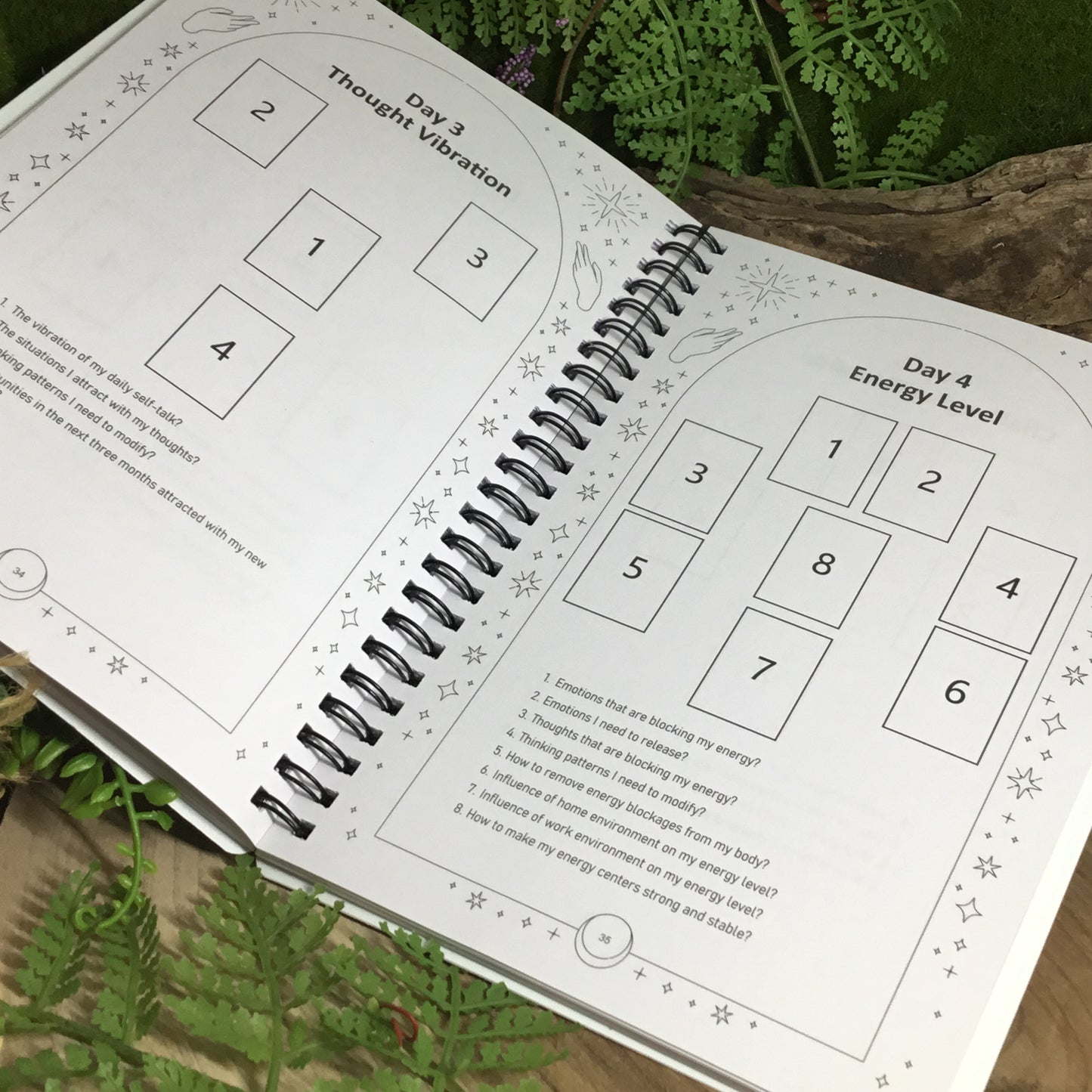 33 Days of tarot challenge, journal, learning and self discovery workbook
