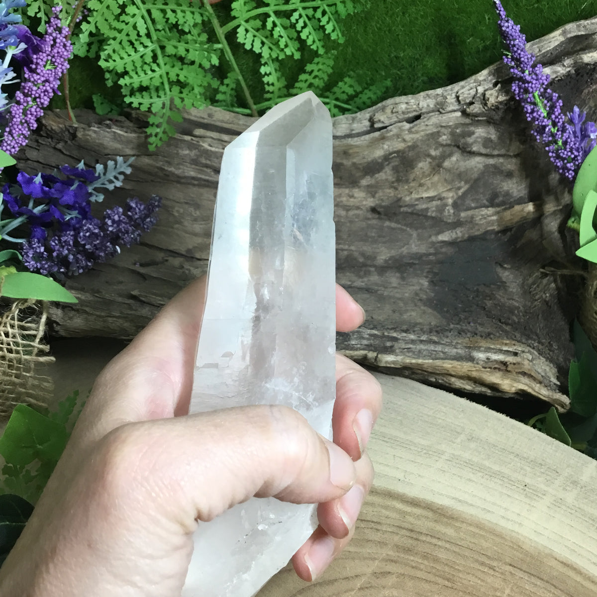 Lazer Quartz large high vibrational energy. Advanced Light-worker Tool