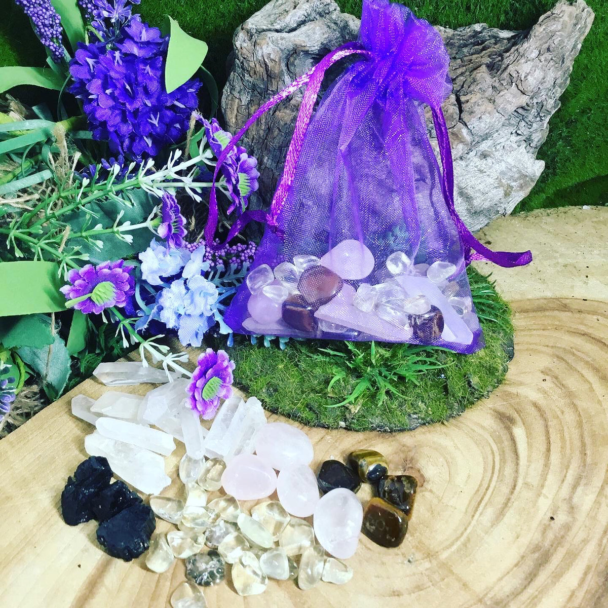 Mini crystal “boundary bags”