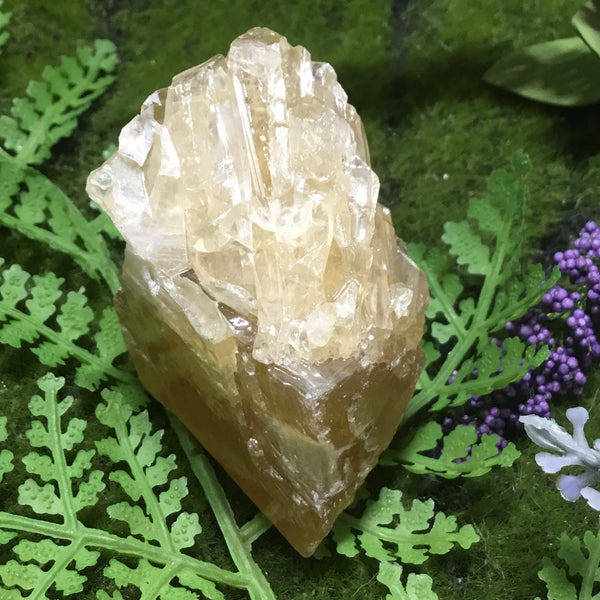 UNEARTHED TREASURE RAW HONEY CALCITE